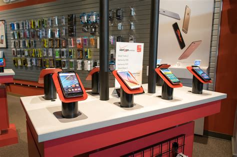 Call, chat, or visit a nearby <b>store</b> to talk to our customer support team for your wireless & home services and devices. . Verizon cell phone store
